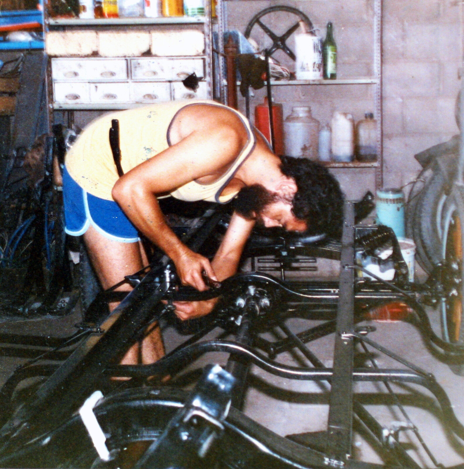 El Caminante durante su restauración